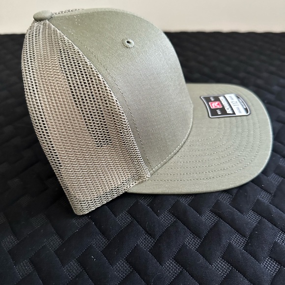 Richardson adjustable trucker hat, green - brand new, with tag - Picture 2 of 4